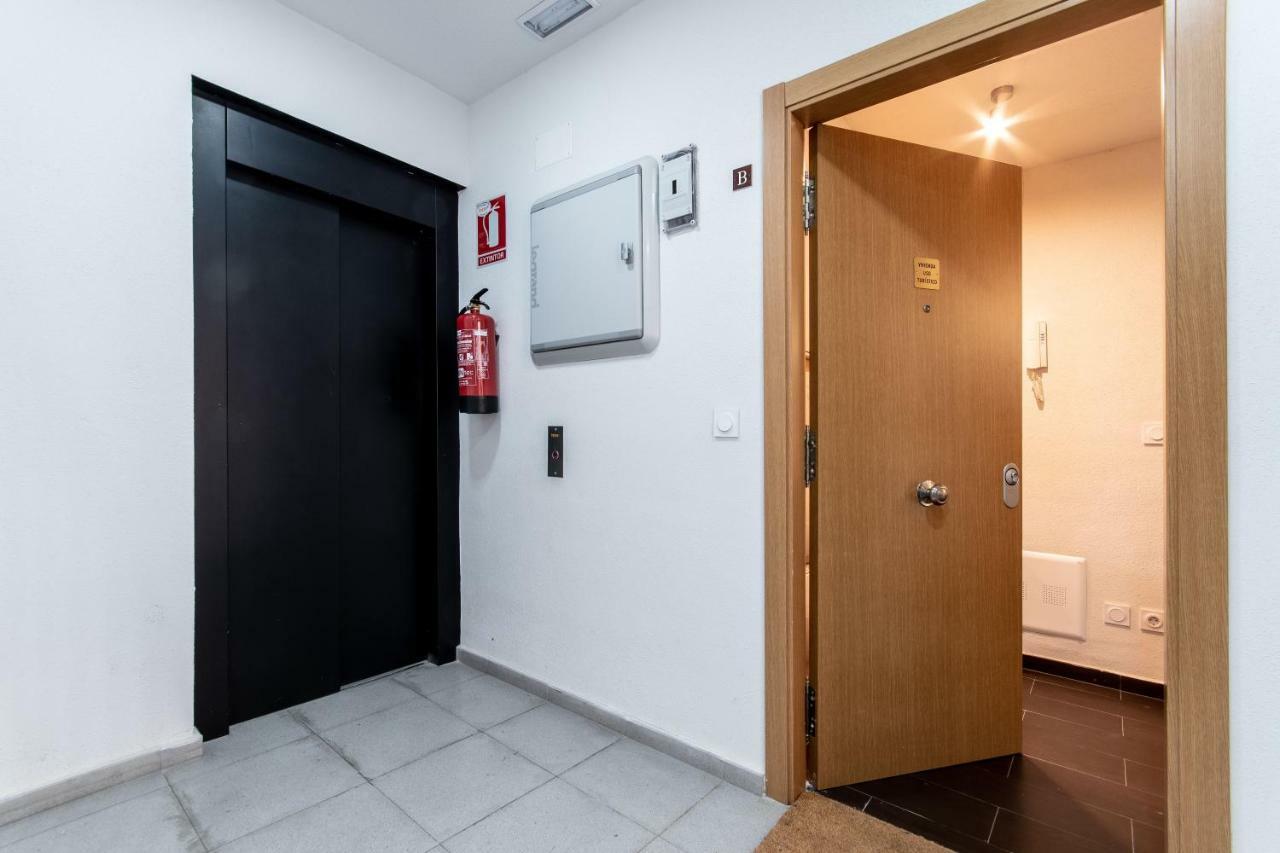 1 Habitacion Apartamento Temporada Lucero Madrid Dış mekan fotoğraf